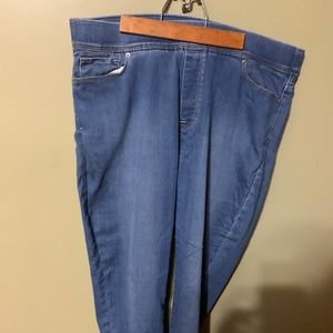 Levi's stretch pull on jeans